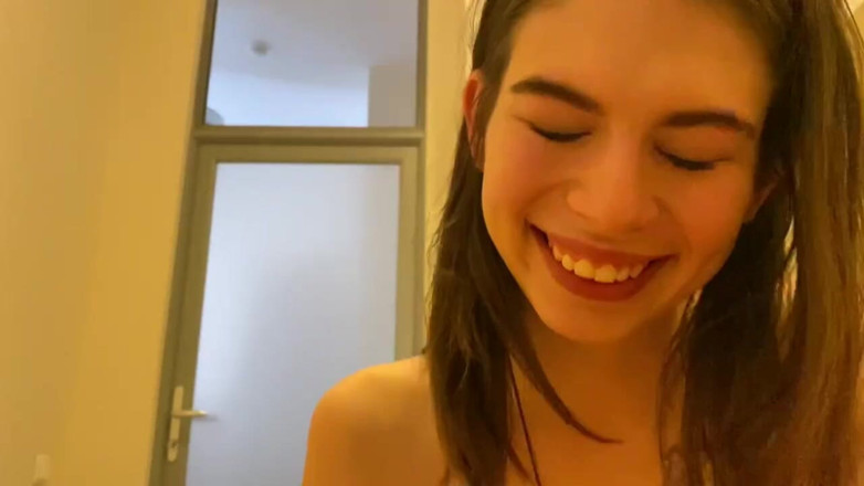 LeoCasanova: 18 años Angel Bella Tornado le encanta chupar la polla (en...