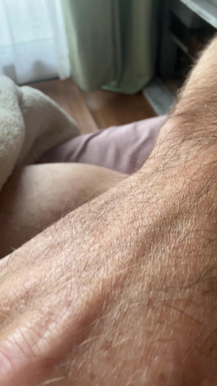 AtomicJerk: Дрочка и камшот утром