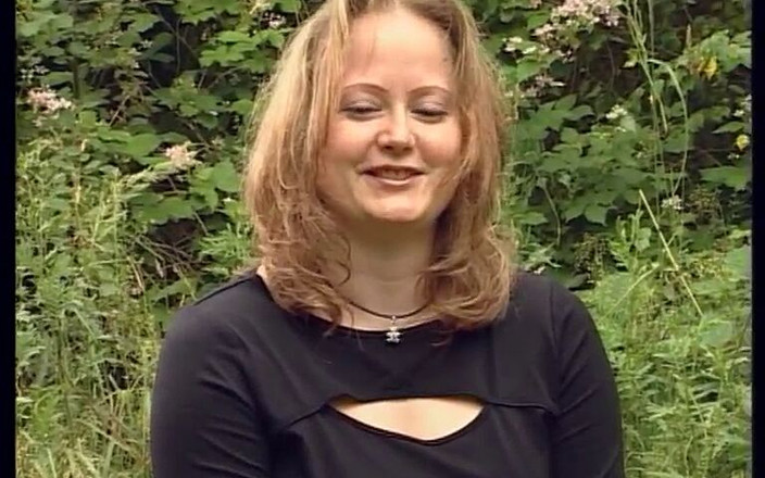 FoxyMedia: Coś pulchnego Niemka z bardzo dużymi piersiami do ugniatania