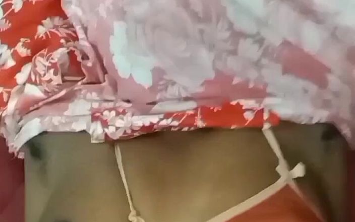 RenuRaj: Sfârcurile soției tamile desi chinuite și pizdă păroasă futută de stepbro...