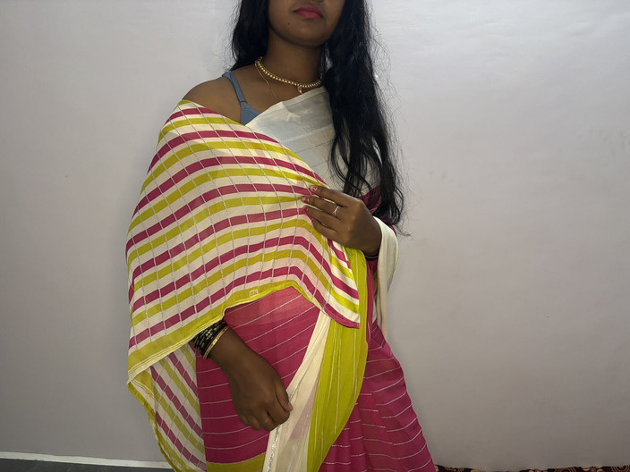 Mary V: 私の新しいタミル人の妻をサーレと一緒に指で触れる