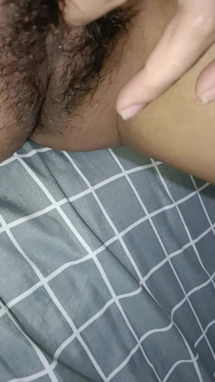 NadiaAlmer: Moja szwagierka jest w salonie, kiedy jest sama