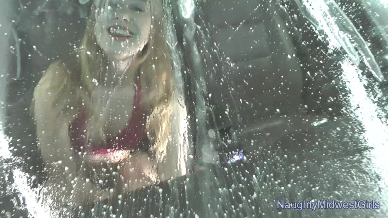 NaughtyMidwestGirls: Mella Megan Aka Kallie Taylor-mencuci kereta berbogel