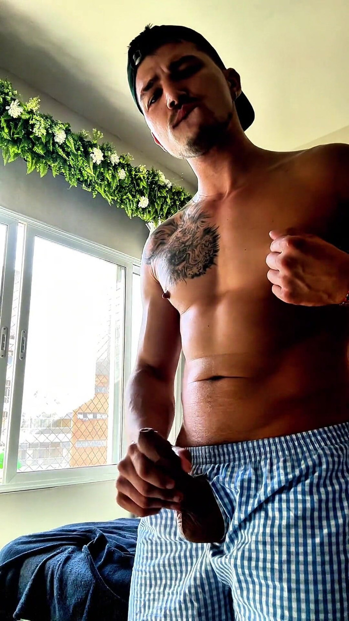 Tom Storm: Nikmati my jerk off