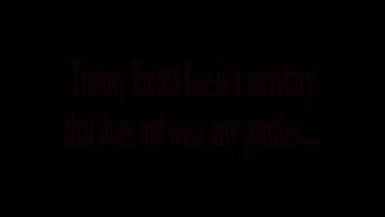 EmmaLeeTV - Nylon Fetish Tranny: เลขาทรานนี่ Emma Lee ถุงน่องดำกางขาโชว์