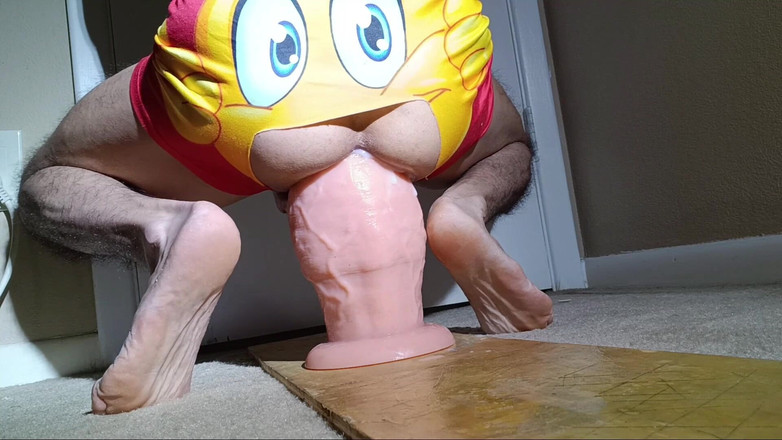 Elgloton: द ग्लूटन असेंबलिंग उनके विशाल संग्रह को इकट्ठा कर रहा है