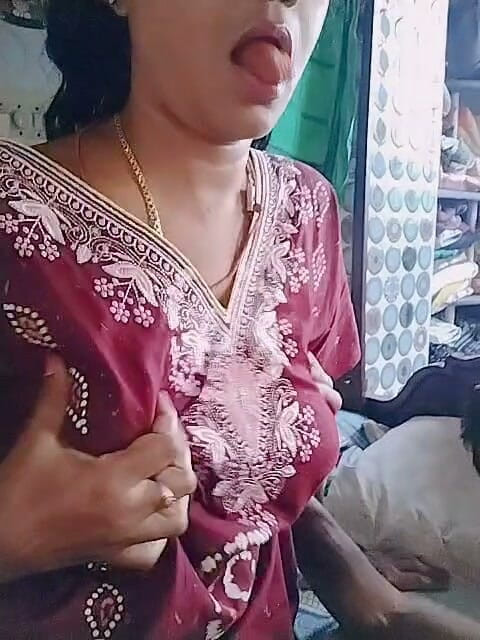 Indian anty hot sex: Desi Sexy Hot Boobs