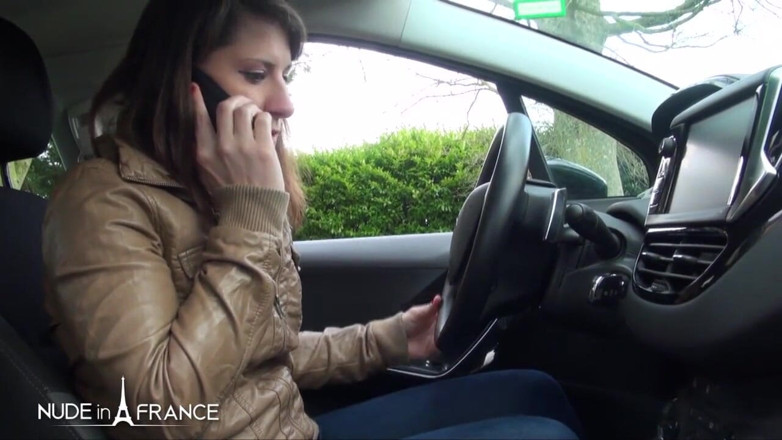 Nude in France: Melody wird von einem großen schwanz des mechanikers anal gefickt!