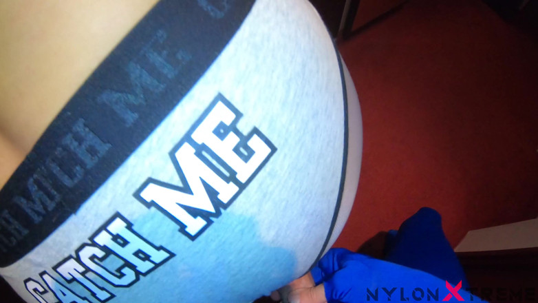 Nylon Xtreme: POV cam Nora Luxia gym grijze panty