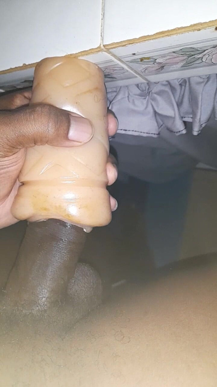 Black guy: Jerking off S7 E5