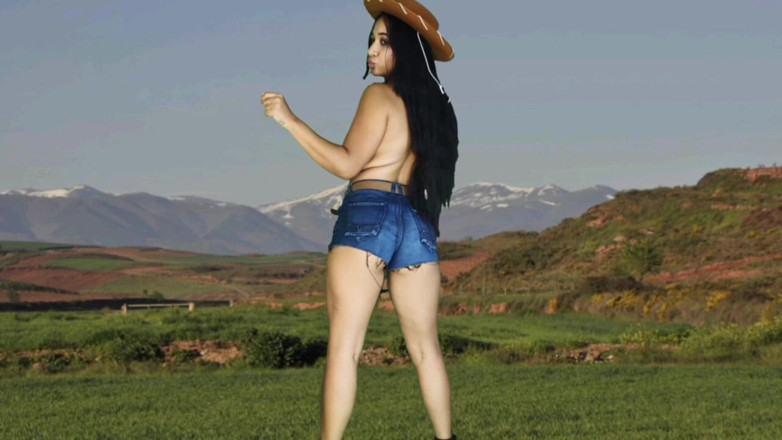 Isabel: Safada vaqueira se transforma em uma gigante comendo uma maçã