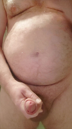 Carmen_Nylonjunge: Rolo de papel higiênico e o pênis pequeno