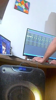 Dělání nějakého hluku