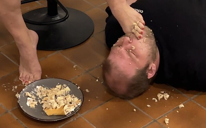 Vantastisch69: Yemek zamanı, ayak fetişi