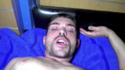 Gaybareback: Чувак відтраханий без презерватива delta kobra
