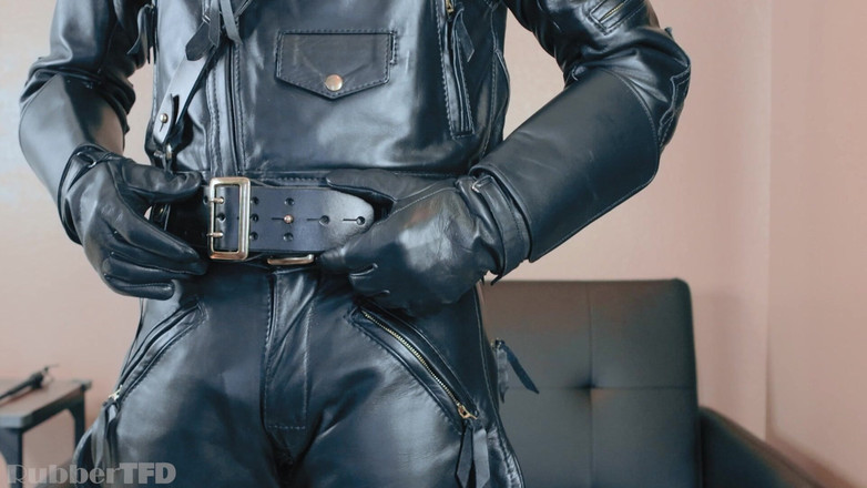 RubberTFD: Skórzany mundur z bliska [alternatywne wziąć]
