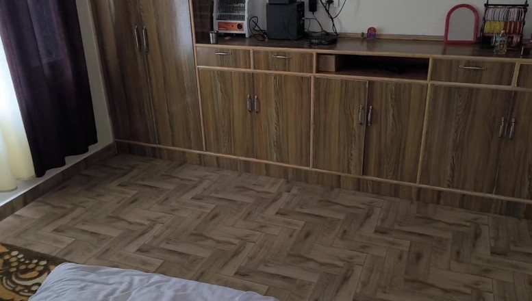 Desi chudai hub: Şelalede ormanda sikiş