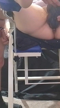 Leavs me ngangkang pakai dildo ukuran kontol raksasa pria kulit hitam
