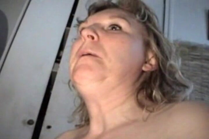 Videos Francaises: Mature franceze perverse distruse într-un sex în grup interrasial