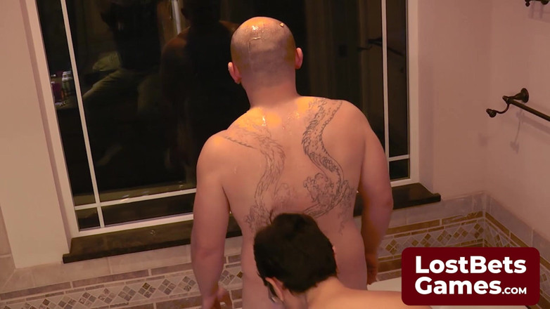 Lost Bets Games: Striptiz hafıza oyunu cazibesini ve güzelliğini gösteriyor