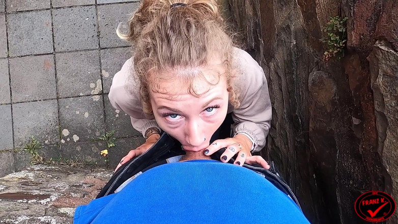 German Fuck Girls: Halk! Kaleye Giderken Riskli Oral Seks!