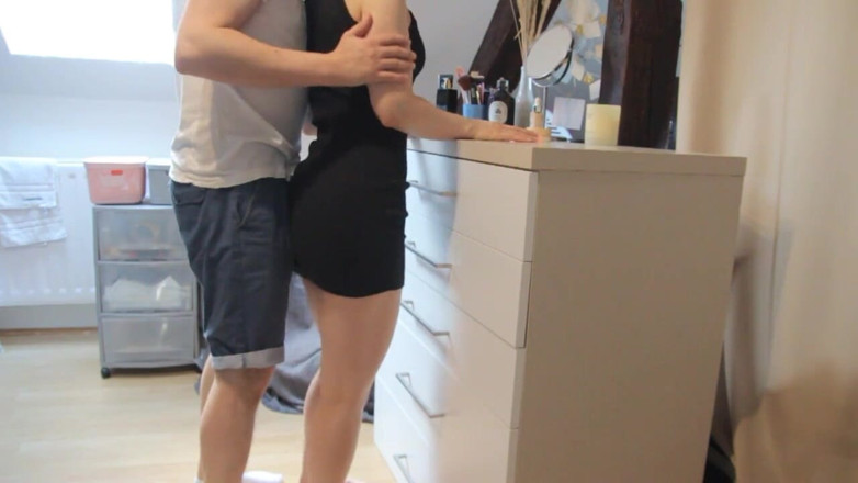 Foxy_Lovers: Ich habe vor einem abendessen sperma in meine stiefschwester gepumpt -...