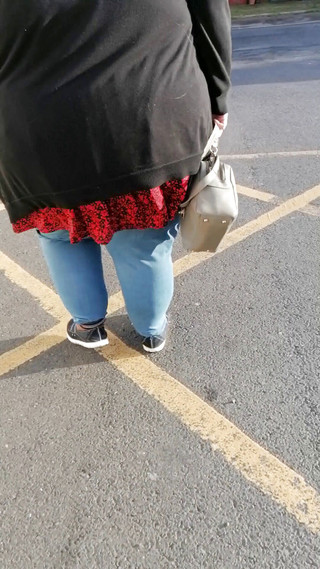 SSBBWLadyBrads: Vím, že mě ráda vidíš chodit