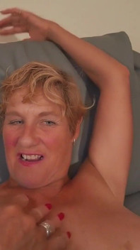 Lesbian Sucking Wet Warm Pussies