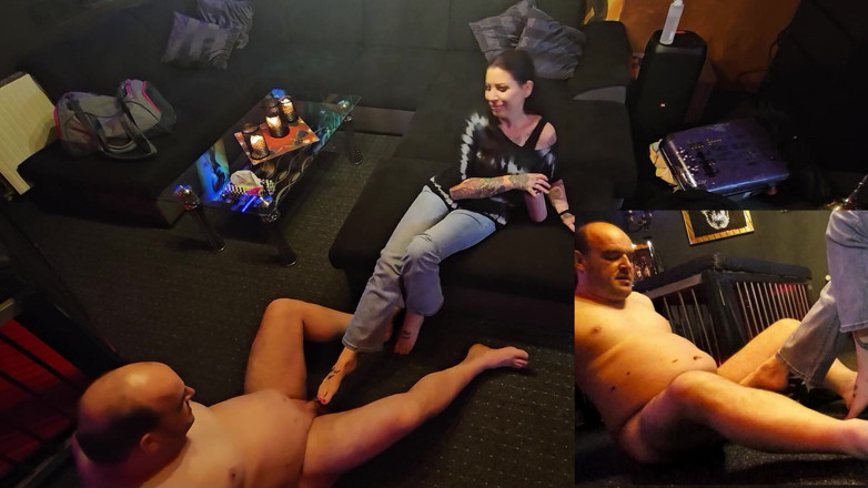Femdom-Team-German: Continuez à vous dorloter les pieds après le sport