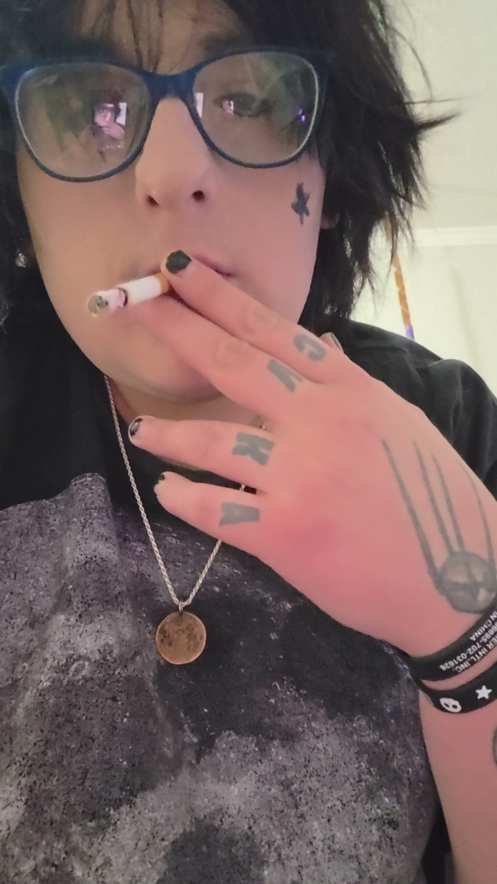 M00NY: Smoking and Surprise