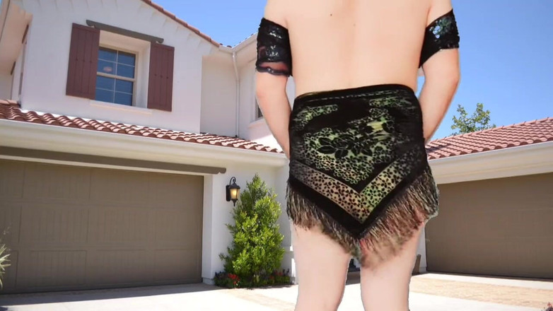 Kitty_Cross: Sokakta dans eden ladyboy seksi çıplak dans ediyor cosplayer transeksüel