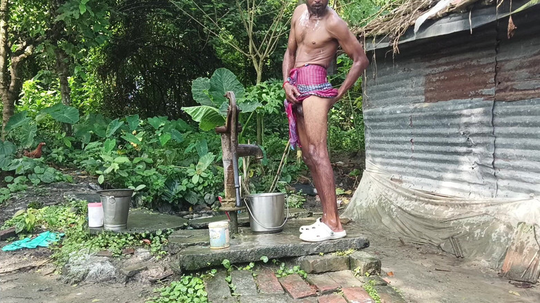 Ranjit Roy: Indian Mature Shower Open Place Desi Style