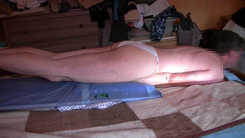 Mark Hannes: पर्ची कूबड़ हस्तमैथुन के लिए एक उपयोगकर्ता को कूबड़ की तकनीक दिखाने के लिए