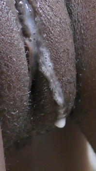 mörkhyad tonårsfitta fylld med BWC och het sperma