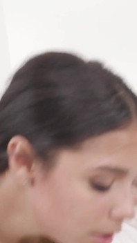 Sexy Camila Cortez jiskra Nezkrocená atmosféra Chad Savage!