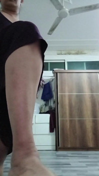 Si Dia Sedang Cchanging Dress