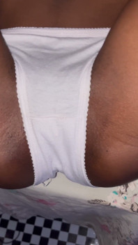 She Made Me Remove the Condom and Fuck Her Juicy Pussy Until She Has an Orgasm