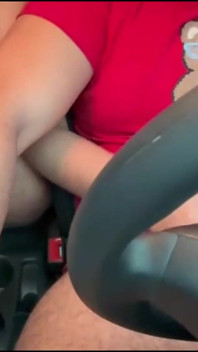Ich bat den Uber-App-Fahrer, meine Muschi im Motel zu ficken, ich habe ihm einen guten Vorgeschmack gegeben