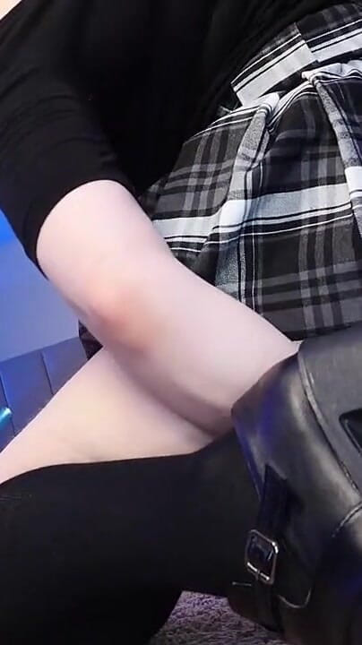Red bottom productions: 大屁股白人荡妇单人玩耍时间