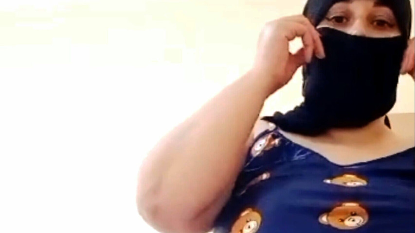 A Moroccan Mother Who Desires to Have a Big Dick (Fatisho)