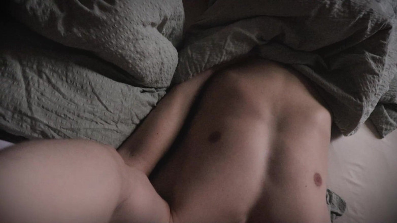 HotCoupleTeam: 我早上在她休息的时候撸管我的鸡巴