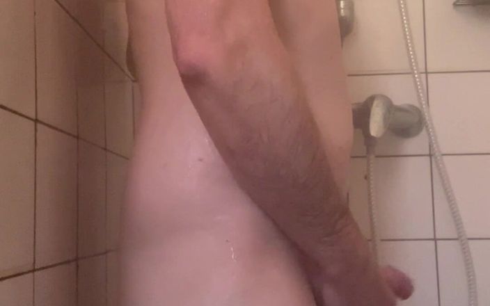 Laura Luiscz: Es ist interessant, wie oft meine dusche schiefgeht