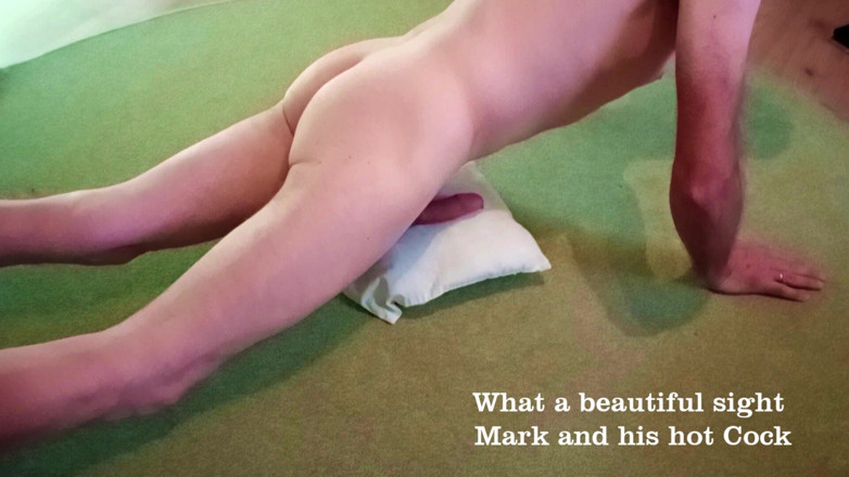 Mark Hannes: Nahá masturbace na hrbu