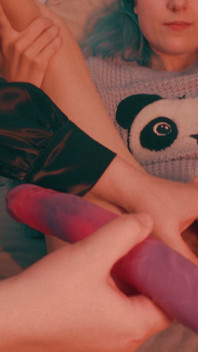 Üvey anne Amazon ceza - büyük göt yüze oturma ve araba çizildikten sonra çift dildo sikişi