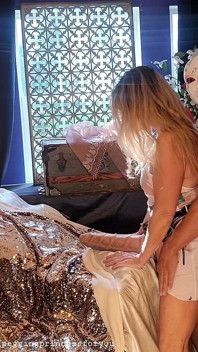 Sexy Glitter Scéna s prstěním a peggingem s xxl strapon dildo, Siswet, s Carmenharness z Mrhankeystoys