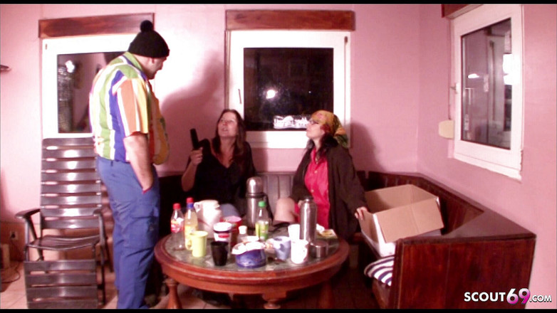 Full porn collection: Fat craftsman gets fucked and cums by bbw mature