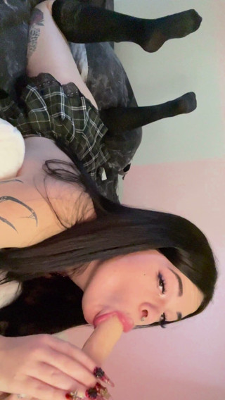 Lina Fire: U wanna suck your dick
