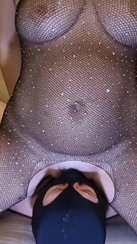 Facesit se stříkajícím orgasmem. Honění a výstřik do pusy. Celá scéna. Díl 12801