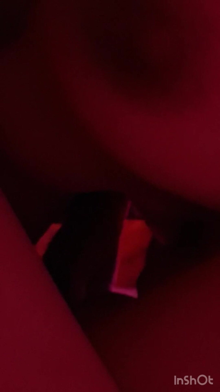 Jointqueen: Я смокчу його член, поки він облизує мої сексуальні пальці ніг