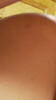Romana morena colombiana chupa una polla completa